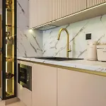 Einik Luxury