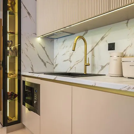 Einik Luxury