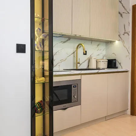 Einik Luxury * Βέλινγκραντ