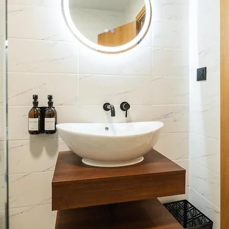 Einik Luxury *